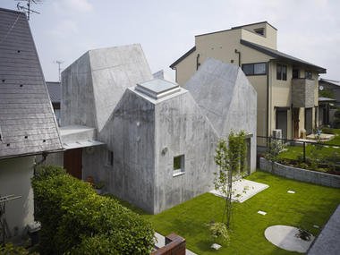 Casa en Kohoku / Torafu
