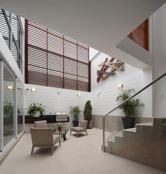 Casa Calle 3 / Eduardo Salgado Bolaños