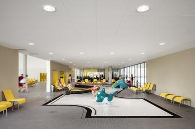 波茨坦游泳馆水上乐园“碧蓝” / gmp Architects