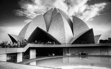 Clássicos da Arquitetura: Templo de Lótus / Fariborz Sahba