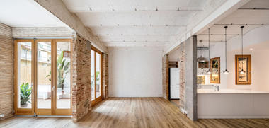 Gallery of Gallery-House / Carles Enrich  - 8