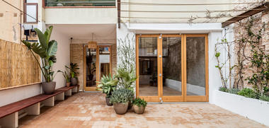 Gallery of Gallery-House / Carles Enrich  - 4