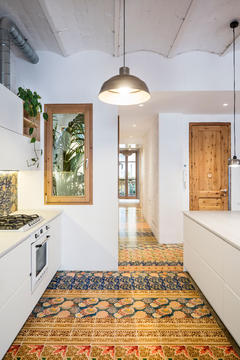 Gallery of Gallery-House / Carles Enrich  - 5