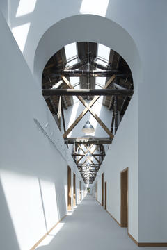 北京建筑大学·教学5号楼空间改造／C+ Architects