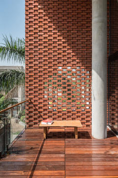 Gallery of Brick Curtain House / Design Work Group  - 2
