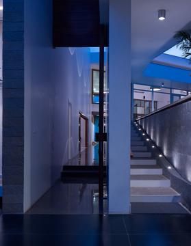 Gallery of Fort House / Sameep Padora & Associates  - 2