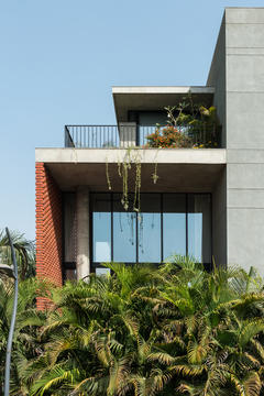 Gallery of Brick Curtain House / Design Work Group  - 4