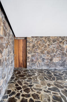 Gallery of The Cave / Abraham Cota Paredes Arquitectos  - 7