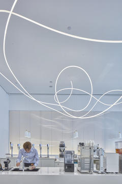 E Baking & RenYiHan Café / SAME FINE DESIGN