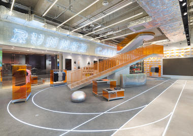 Runner Camp 上海旗舰店 / PRISM DESIGN