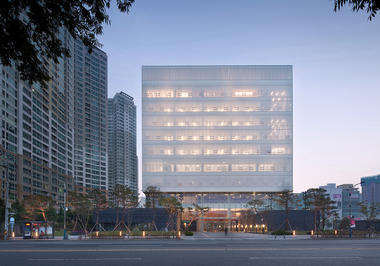大邱银行第二总部大楼 / JUNGLIM Architecture