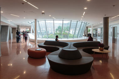 Gallery of Santa Fe de Bogotá Foundation / El Equipo de Mazzanti  - 28