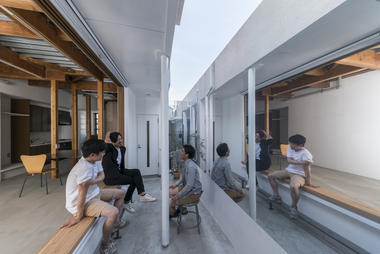 Gallery of The Mirror Window / Kosaku Matsumoto  - 1