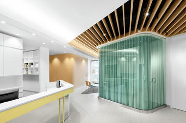 Gallery of Uniprix Pharmacy and Medical Center / Jean de Lessard Designers Créatifs  - 11