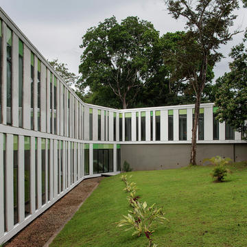 Venue for the Episcopal Conference of Panama  / Mallol&Mallol  Arquitectos