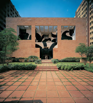 Gallery of Charles Correa: India's Greatest Architect   - 8