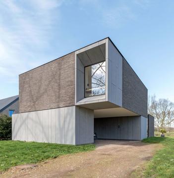 体量交错，空间自来 DE BAEDTS 住宅 / Architektuuburo Dirk Hulpia