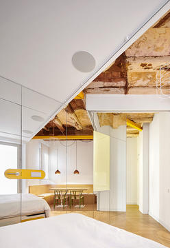 Parlament19 Apartment  / Miel Arquitectos + STUDIO P10