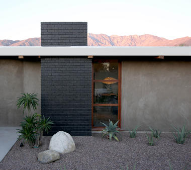 Chino Canyon Residence / Hundred Mile House