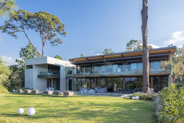 Casa vista al Lago / grupoarquitectura