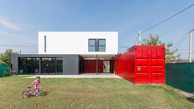 Gallery of Method in Modular: 10 Floor Plans Using Shipping Container Architecture  - 36