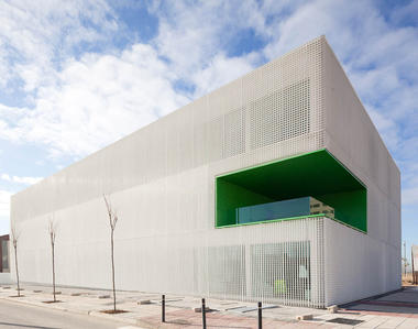Centro de Servicios Sociales en Móstoles / dosmasunoarquitectos