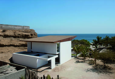 Beach House at Punta Veleros  / Artadi Arquitectos