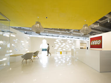 LEGO Shanghai / Robarts Spaces