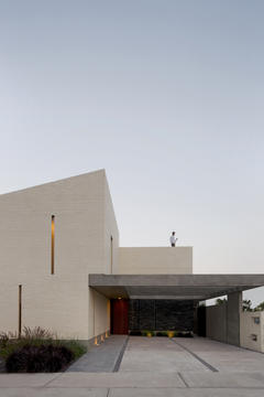 Galeria de Casa Zirahuén / Intersticial Arquitectura  - 22