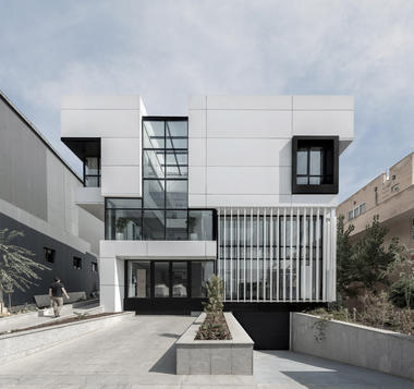 Tosan Tajhiz 工厂 / L.E.D Architects