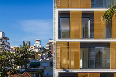 画廊 JCândido 公寓：你懂百叶隔板的使用方法吗？ / Oficina Conceito Arquitetura  - 4