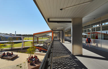 Galería de Escuela Secundaria Baldivis / JCY Architects and Urban Designers  - 14