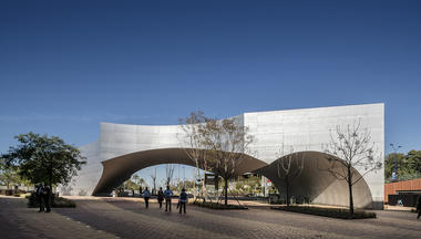 塞维利亚CaixaForum 新文化中心 / Vázquez Consuegra