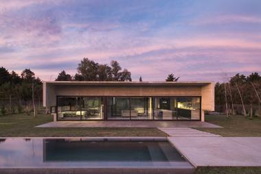 MACH House / Luciano Kruk