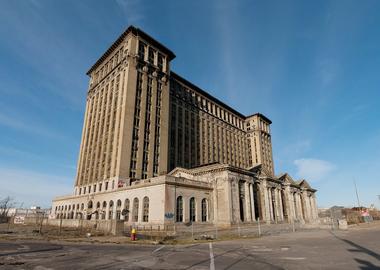 Gallery of 8 Extraordinary Examples of Abandoned Architecture  - 7