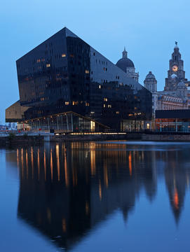 Gallery of 10 Images of Architecture Reflected in Water: The Best Photos of the Week  - 9
