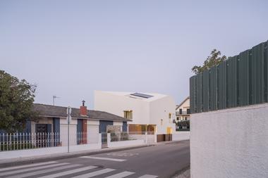 Gallery of Fonte House / Lousinha Arquitectos  - 10