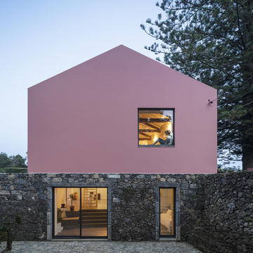 Casa Rosa / Mezzo Atelier