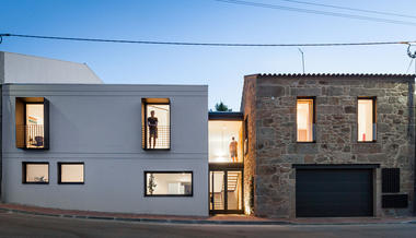 Casa JA / Filipe Pina + Maria Ines Costa