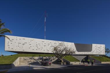 Gallery of BOCA Fire Station / Taller DIEZ 05  - 1