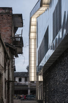 Gallery of Lianzhou Museum of Photography / O-office Architects  - 19