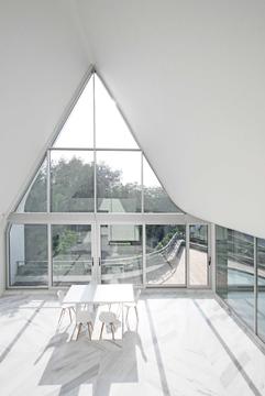 兄长别墅  / Next Office–Alireza Taghaboni
