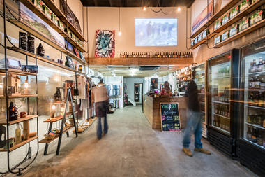 Vintset Experimental Store / ANGATU