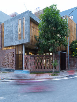 画廊 红砖+木条+混凝土，建筑虚实关系的个性呈现 / iday design  - 5