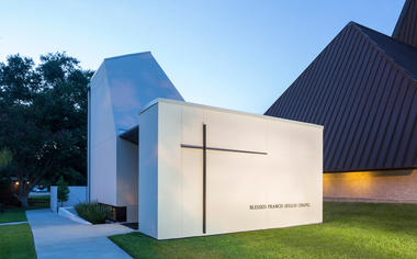Capilla de San Pío y Jardín de oración / Eskew+Dumez+Ripple