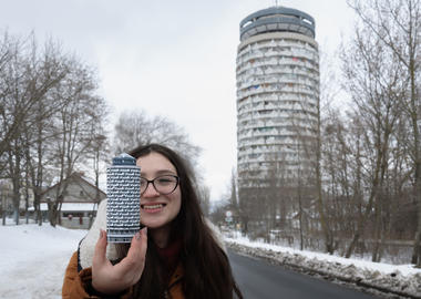 Galería de Maquetas de papel de los más controversiales edificios levantados detrás de la 'Cortina de Hierro'  - 16
