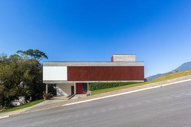 斜坡住宅 FY House / PJV Arquitetura