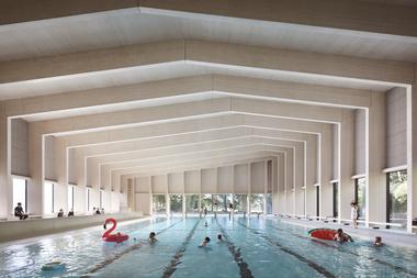 英国自由民学校“全木构”游泳馆 / Hawkins\Brown