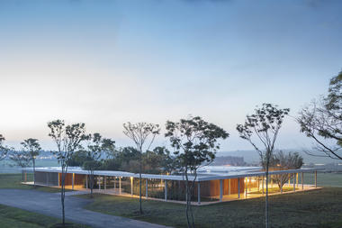 巴西博阿维斯塔庄园 – 马术中心会所 / Isay Weinfeld