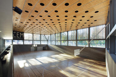 Galería de Edificio Polideportivo / Batlle i Roig Arquitectes  - 27